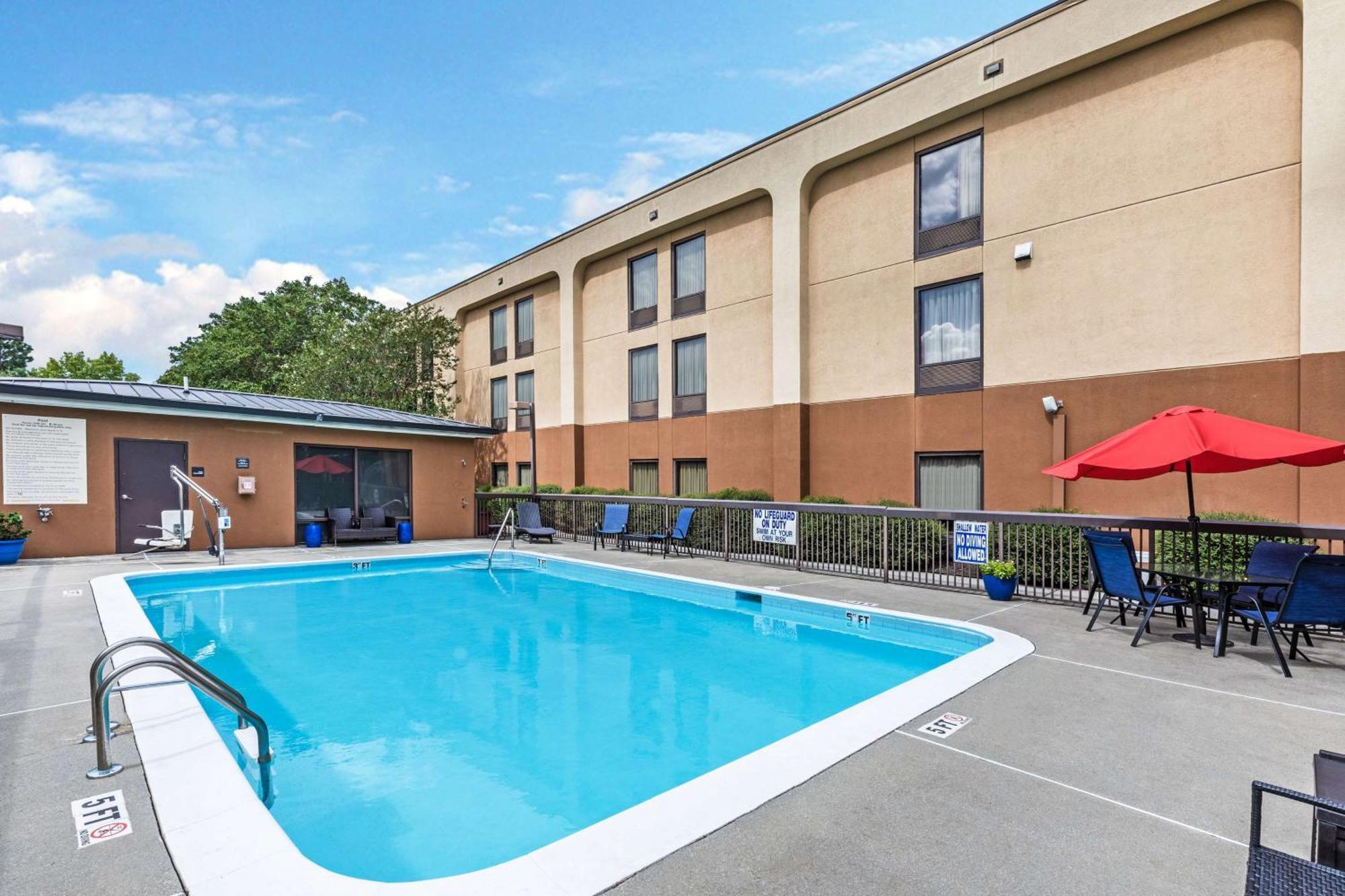 Hampton Inn Aiken Exterior photo